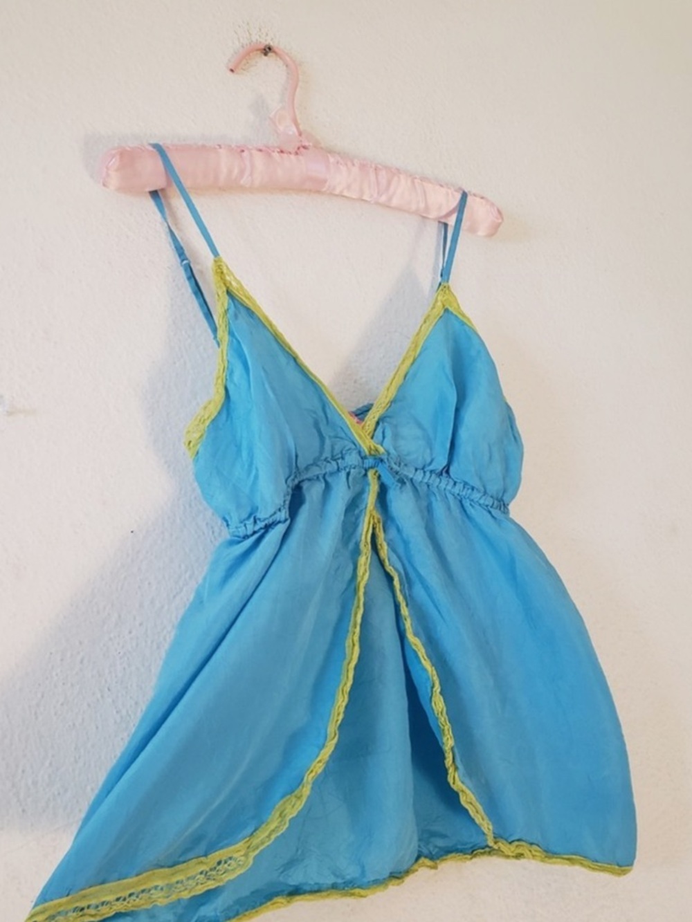 VS PINK SILK CAMI MEDIUM
